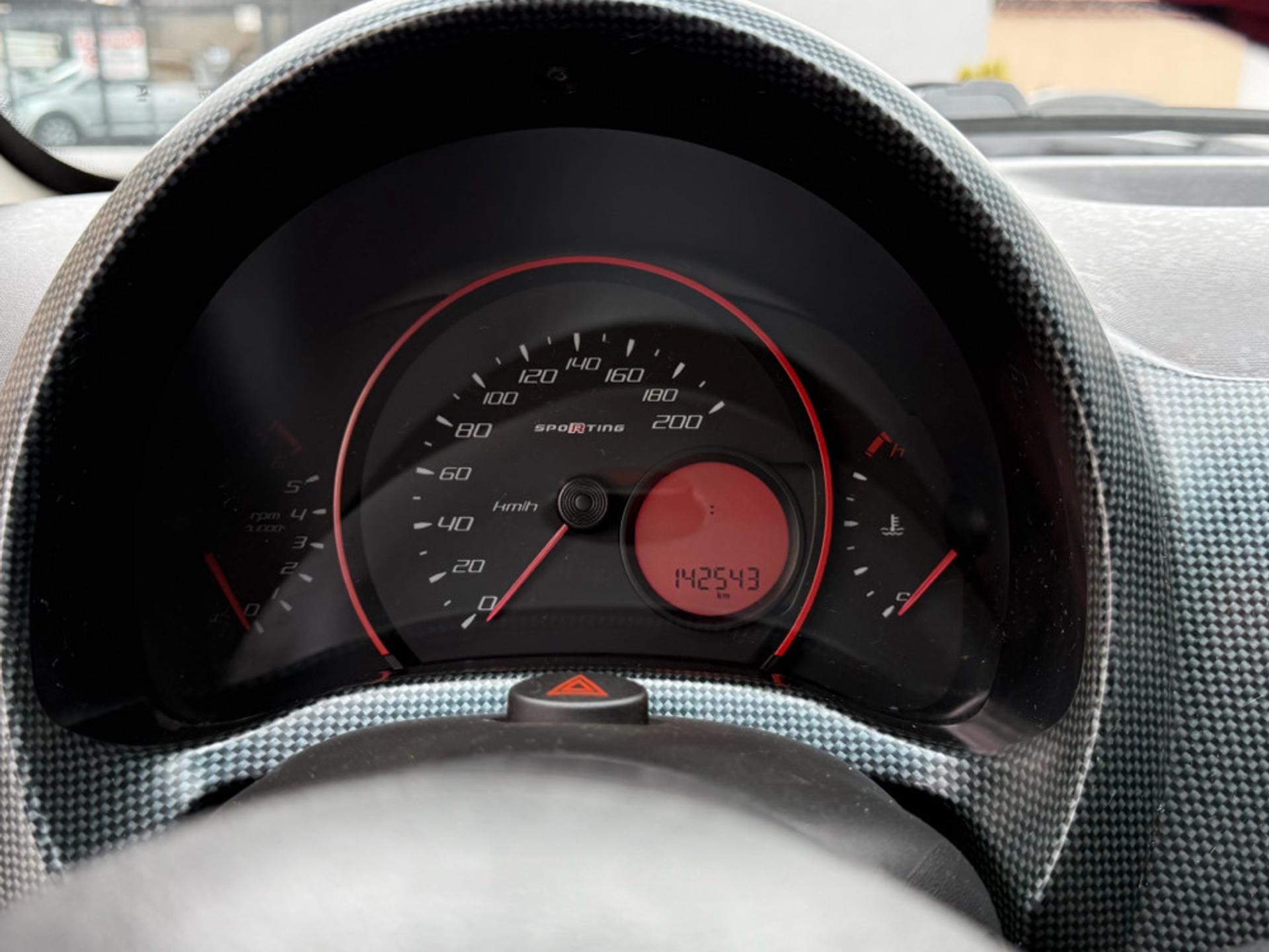 FIAT UNO SPORTING 1.4 EVO Fire Flex 8V 4p